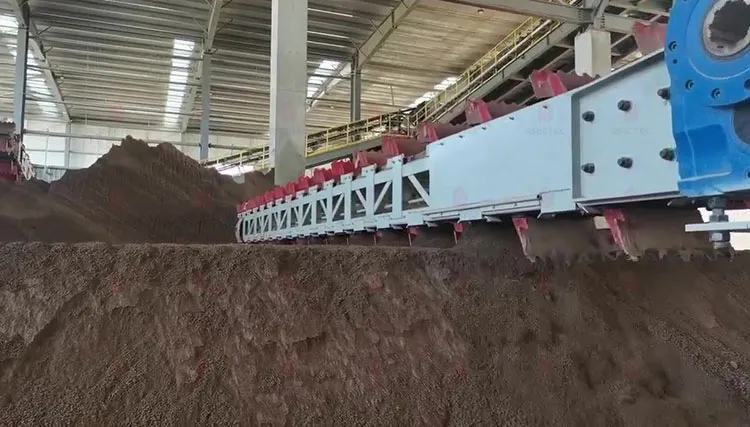 Macchinari per la Fabbricazione di Mattoni Escavatore a Benna a Ponte e Recuperatore Multi-Benna per lo Stoccaggio di Materie Prime 4