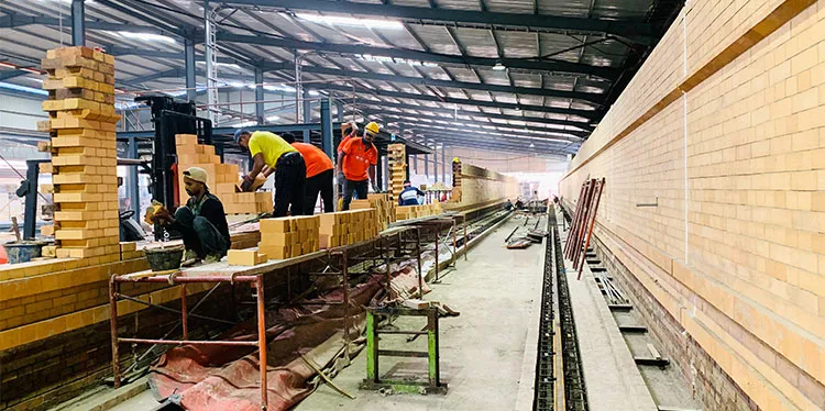 Forno a galleria per la cottura di mattoni e ceramiche e piastrelle con controllo automatico della temperatura e elevata efficienza termica 2